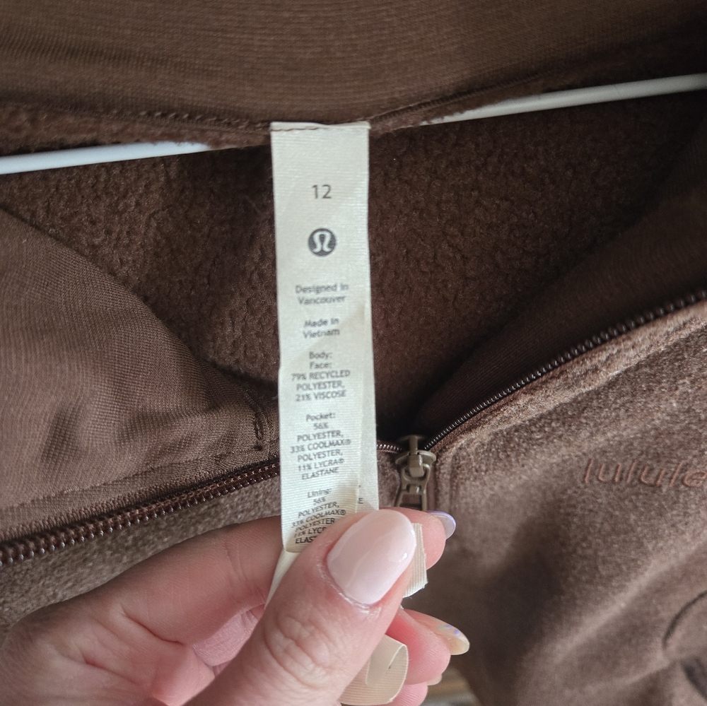 Lululemon Loop Terry Fleece - Picture 4 of 5